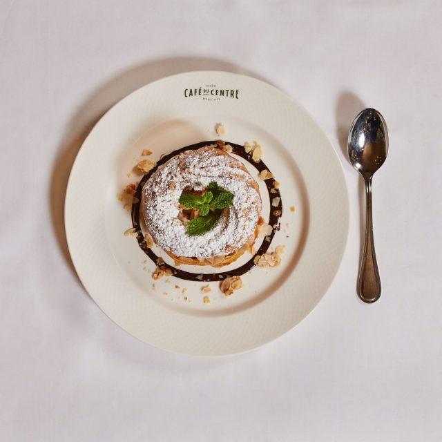 Le croustillant de la pâte, la douceur du praliné, la légèreté de la crème…🤍
Notre Paris-Brest, c’est un aller simple pour le plaisir.